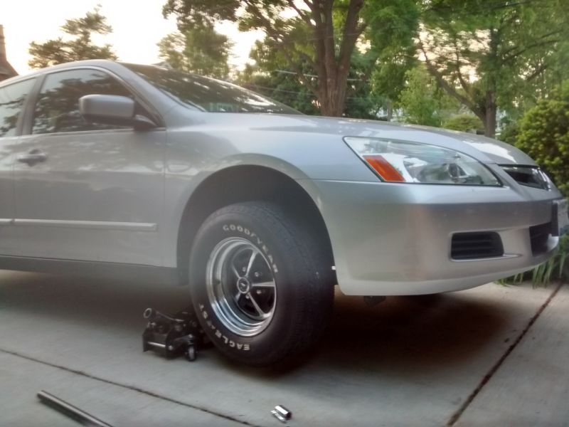 Buuuuuuuffer Image. Sadly, 14" Magnum 500s do not clear the brakes.